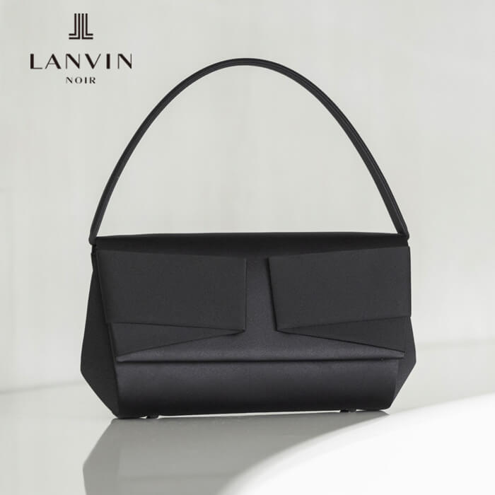 ドレープデザインのブラックバッグ ・ブラック｜東京ソワール