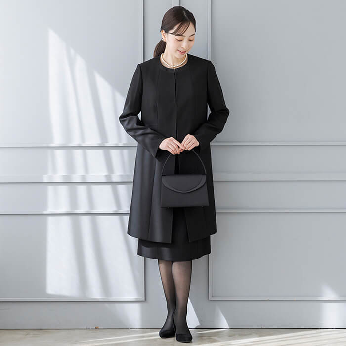 ベーシックなブラックフォーマル4点セット 19号・ブラック｜東京