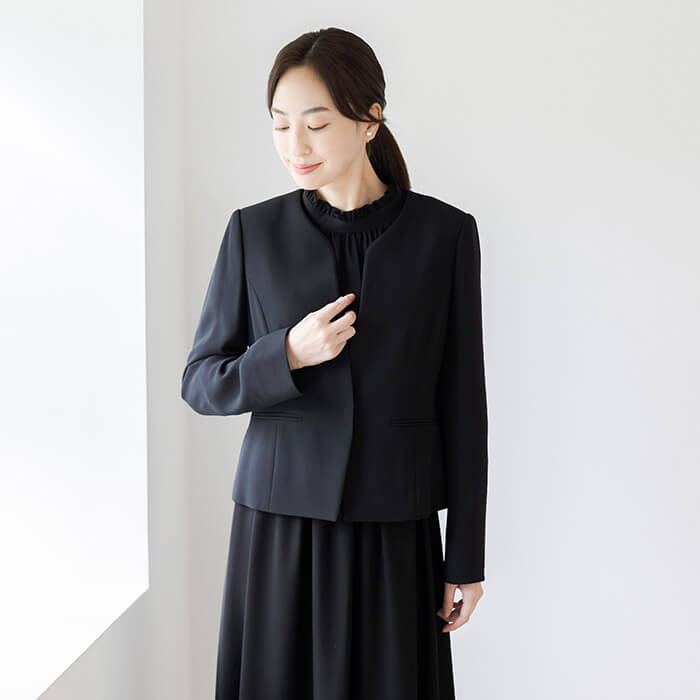 ギャザーワンピースのアンサンブル 9号・ブラック｜東京ソワール