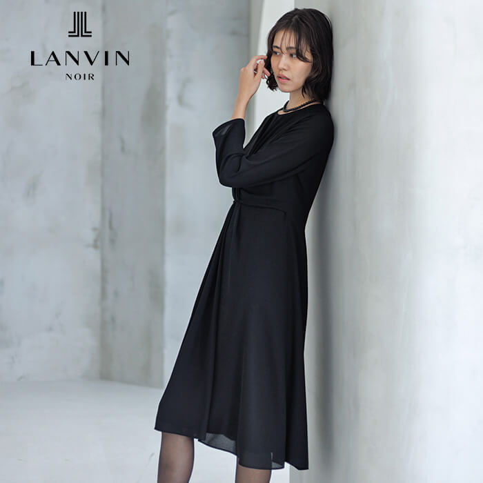 ねじりディティ―ルがポイントのモダンなワンピース 9号・ブラック