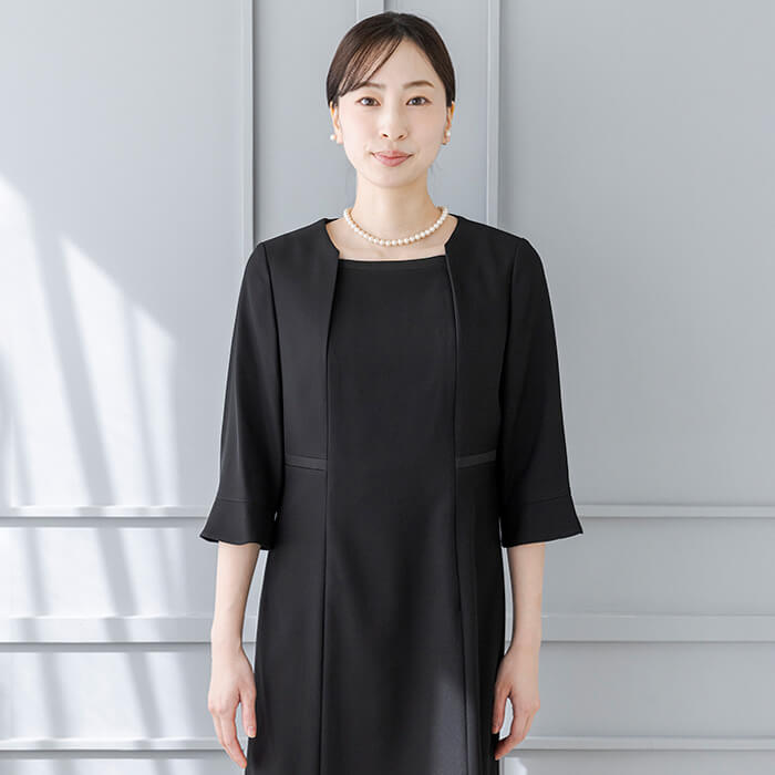 ベーシックなブラックフォーマル4点セット 19号・ブラック｜東京