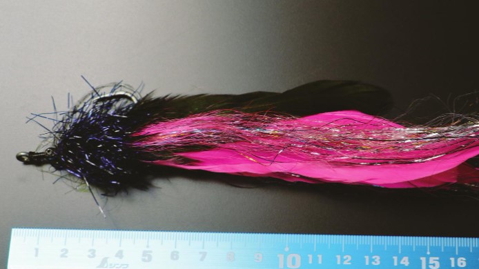 丸山拓馬さんのビッグフライ | ARTICLES | FlyFisher ONLINE フライ