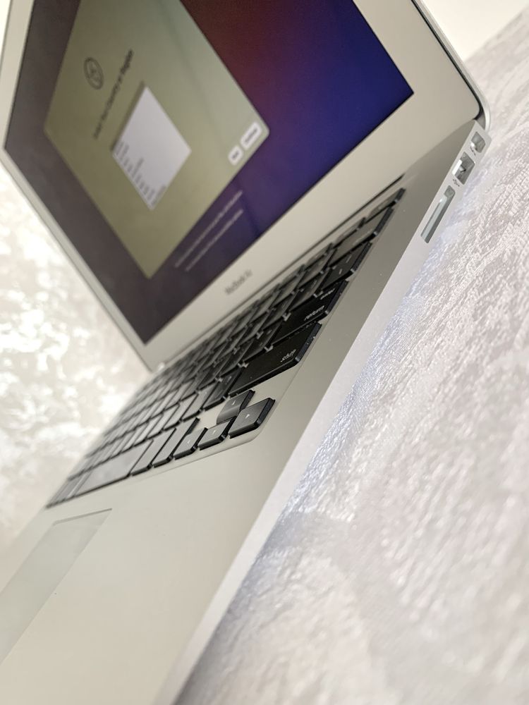 Macbook Air 13-inch 2017 Targu-Mures • OLX.ro