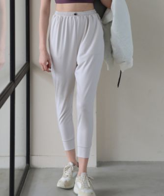 Julier(ジュリエ)のジェントルスムースギャザーパンツ通販 | 集英社