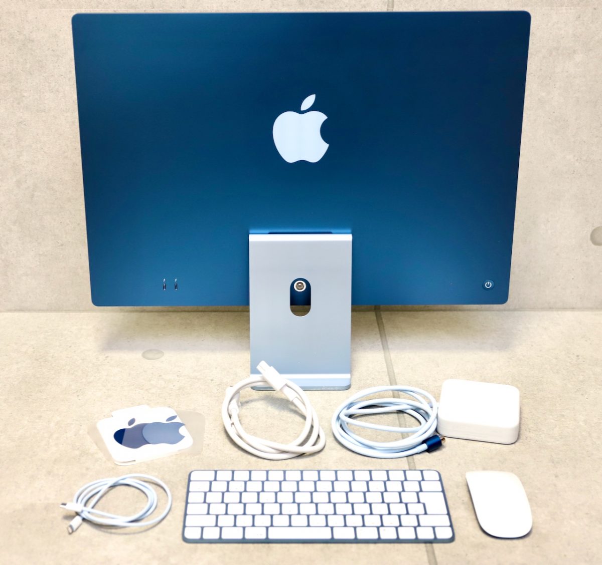 また一歩理想に近づいた7色のiMacで、幸せなステイホームを【先行