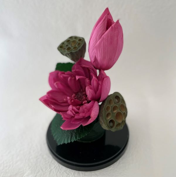 お盆に供える最上の花】蓮（ハス）の花をプリザーブドフラワーにしてみ