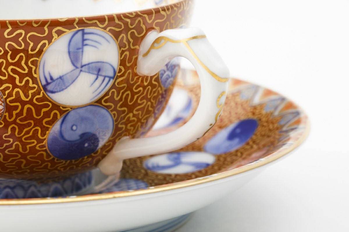 丸紋外赤金ミル 竜手付紅茶碗皿 | 有田焼 深川製磁｜公式オンラインストア