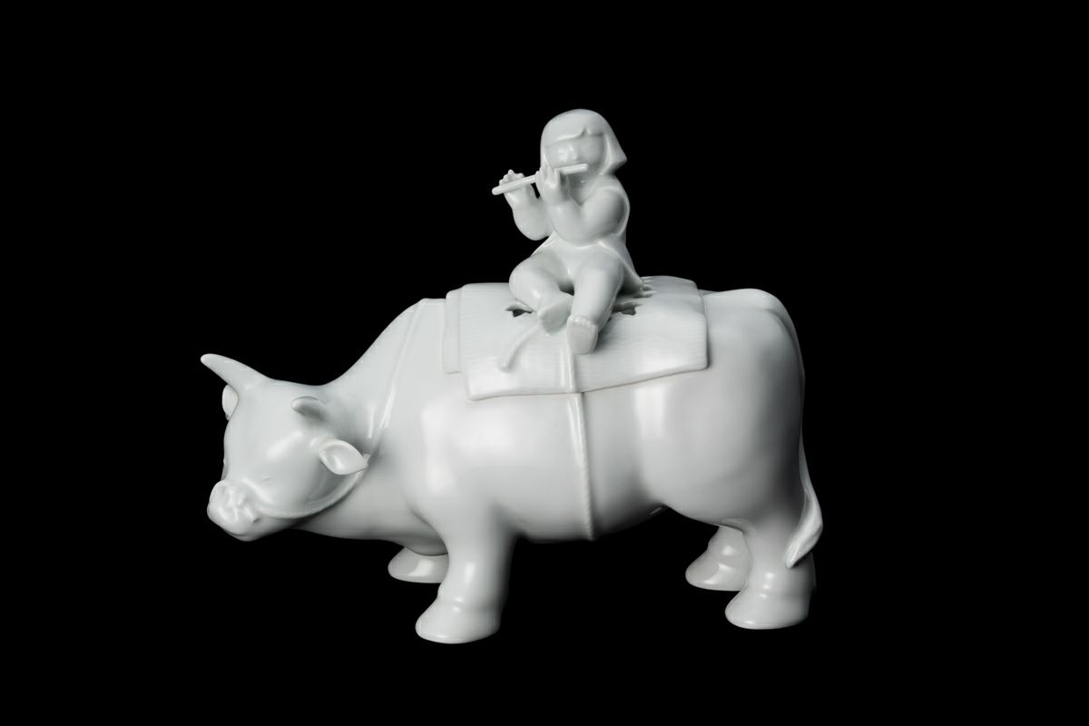 白磁牧童牛 置物 | 有田焼 深川製磁｜公式オンラインストア