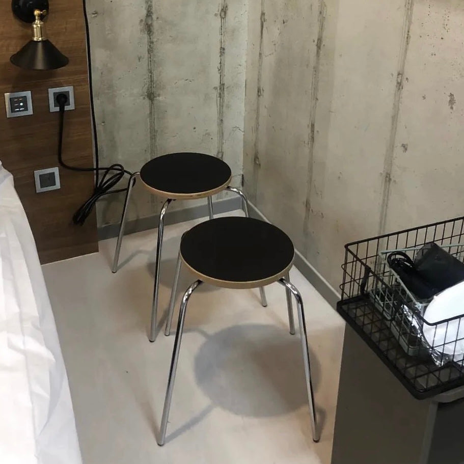 C46 Retro circle stool