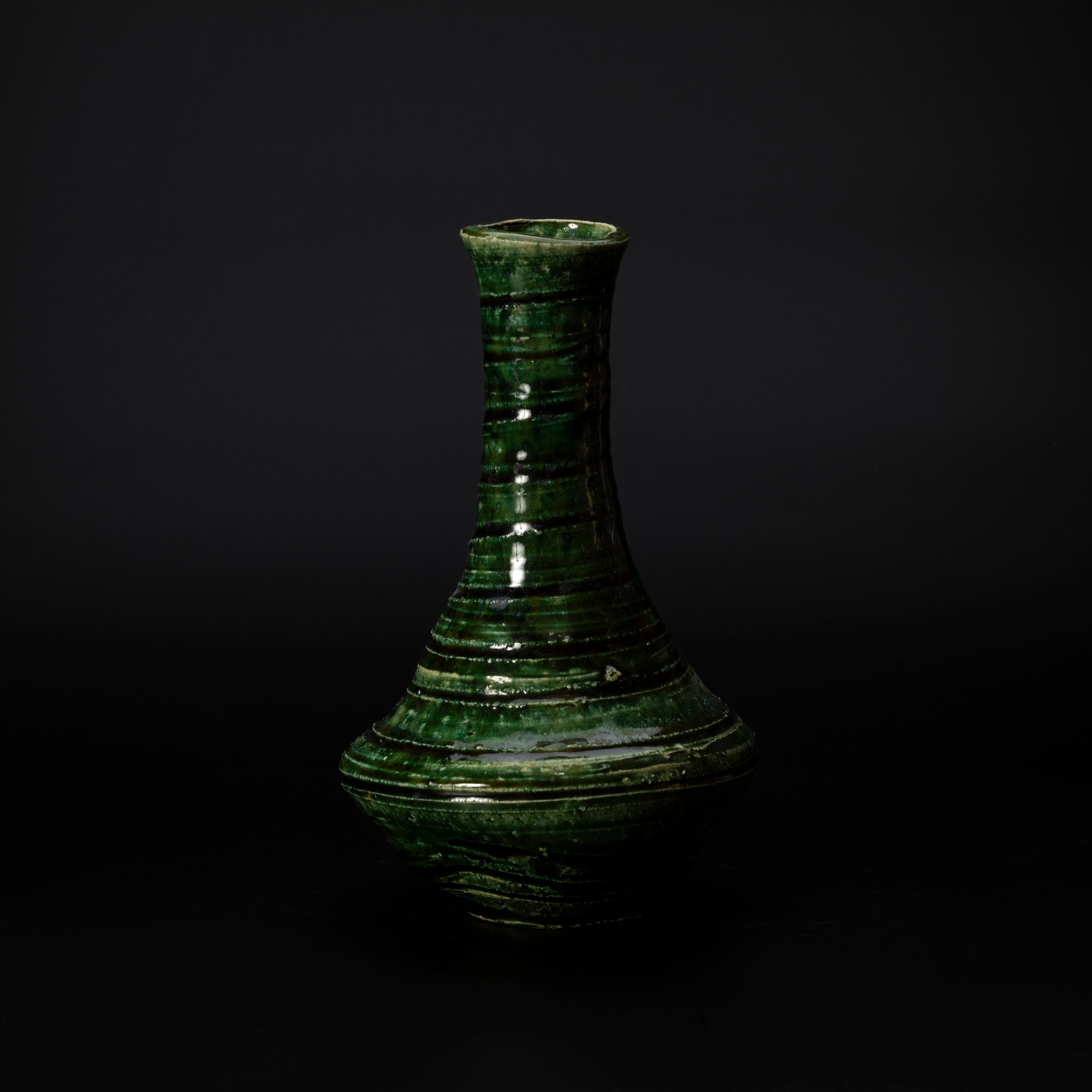 織部花入 自然の息吹を受ける美の花器