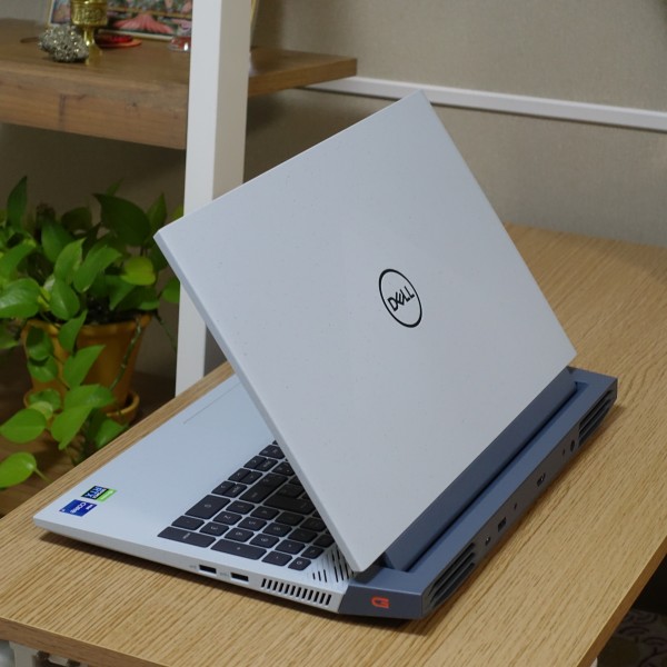 デルG15 Ryzen Edition 5515ゲーミングノートPCの特徴解説 : パソコン