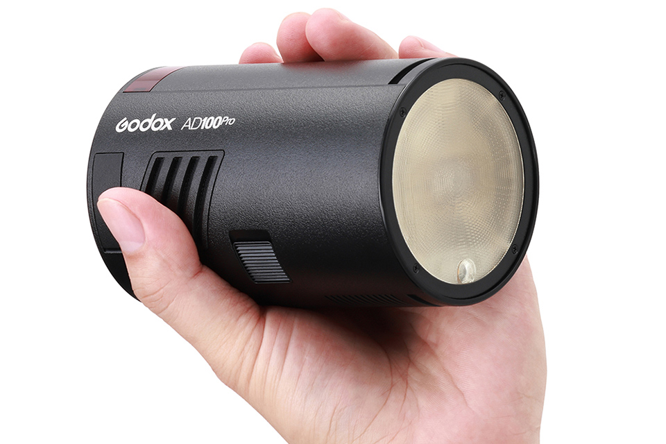 100Ws出力の軽量モノブロックストロボ「GODOX AD100 Pro」 | CAPA