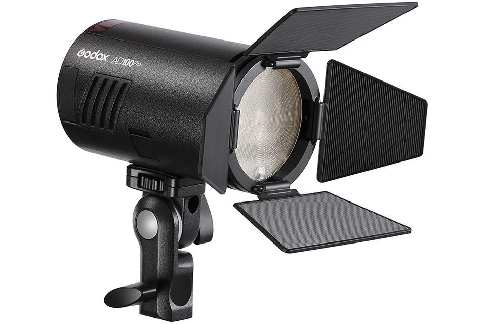 100Ws出力の軽量モノブロックストロボ「GODOX AD100 Pro」 | CAPA