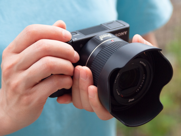 超広角撮影を可能にするコンデジ用のワイドコンバージョンレンズ「HD