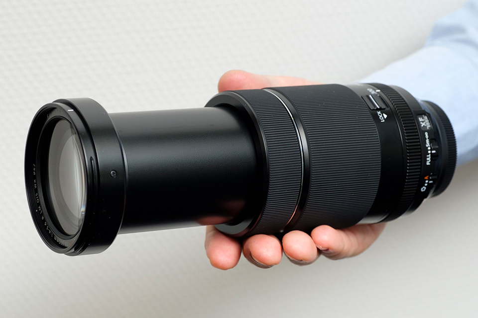 手ブレ補正5.5段、マクロ撮影もできる望遠ズームレンズ「XF70-300mmF4