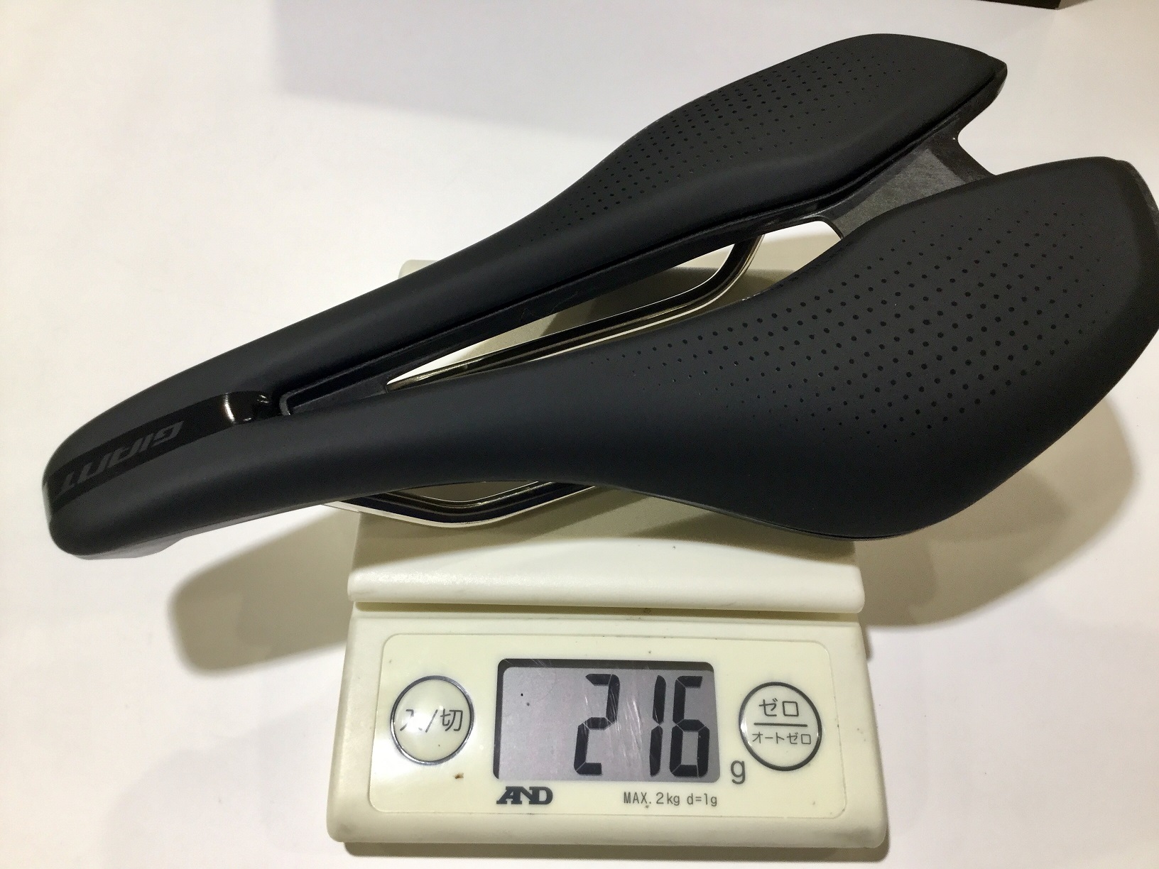 CADEX】超軽量にして至高の座り心地 CADEX BOOST SADDLE