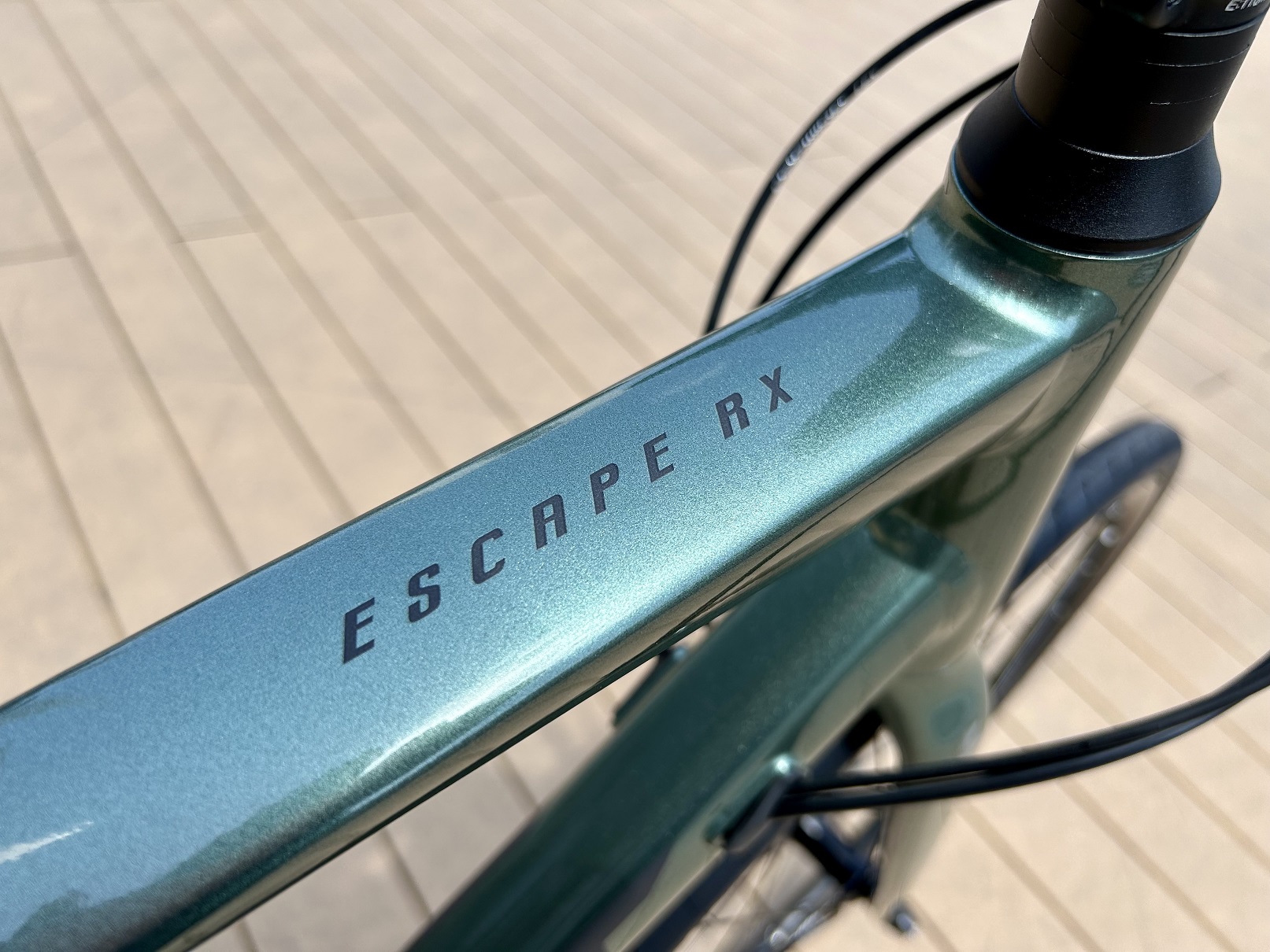 クロスバイク】ESCAPE RX 2 DISC (2023年モデル) ｜ ジャイアント