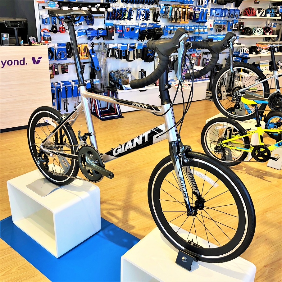 即納OK】小径車の常識を超えたロードミニベロ☆IDIOM 0