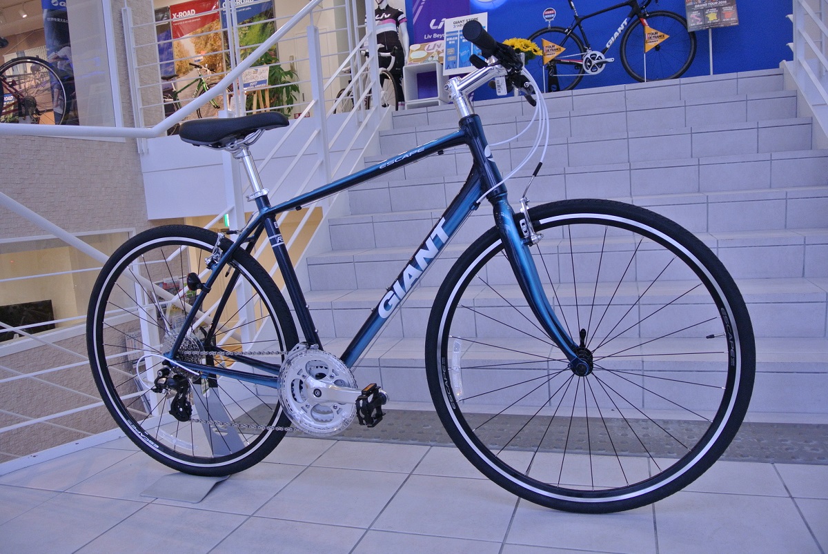 クロスバイク」 2017年モデルESCAPE R3 ・ESCAPE R3 w 全色入荷致し