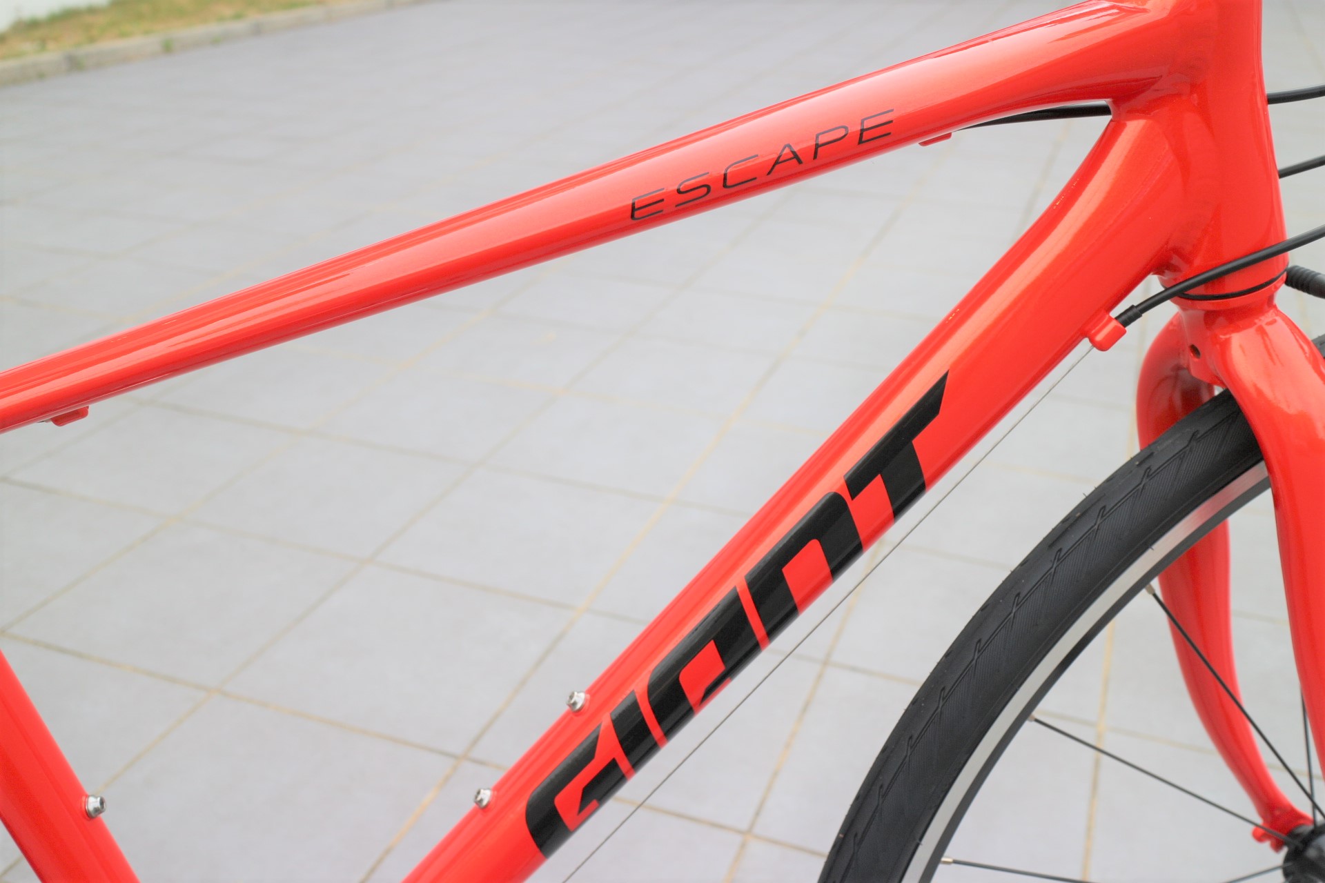 NEW」「GIANT」2021年早期モデル“ESCAPE R3”全色入荷