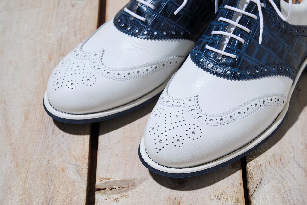 軽くて柔らかいのに、見た目は正統派スパイクレス】LAMBDA(ラムダ