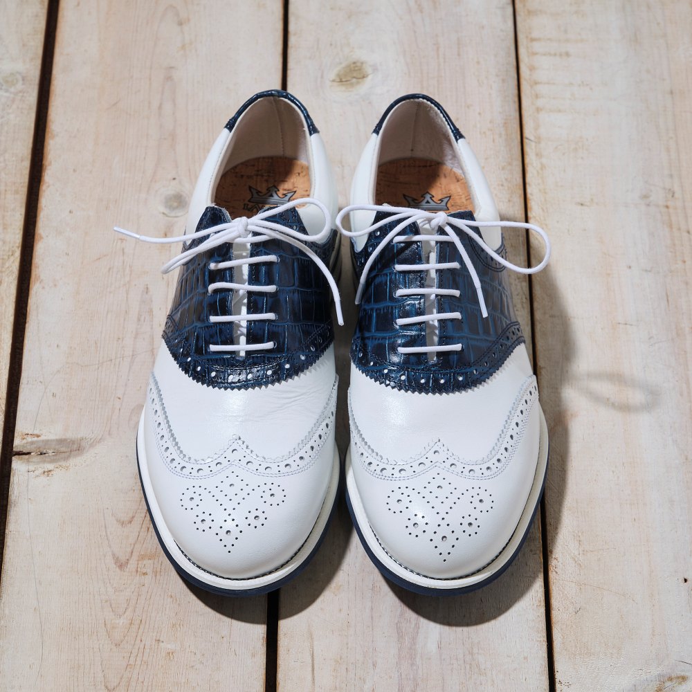 軽くて柔らかいのに、見た目は正統派スパイクレス】LAMBDA(ラムダ