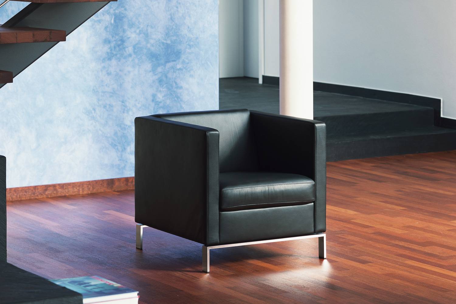 フォスター 501 アームチェアの通販 | 家具・インテリア通販 MAARKET