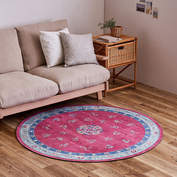 シノワズリデザインのプリントラグ 短毛でやわらかくオールシーズン