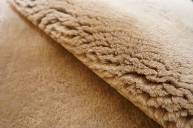 マスダ社が日本国内で製造する最高品質ムートンシーツ35mmをご紹介し