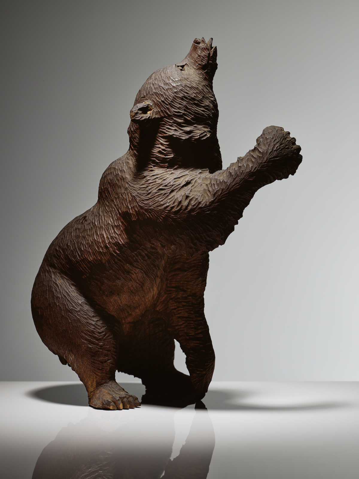 誕生100周年「木彫りの熊」、ちょっと前からブームなの知ってる？ | GOETHE