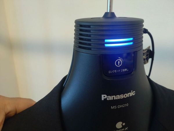 ハンガーにかけておくだけでOKパナソニック脱臭ハンガー使ってみた