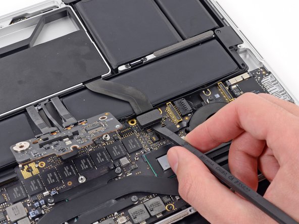 MacBook Pro 13インチ Retina Display Late 2012 右側スピーカーの交換