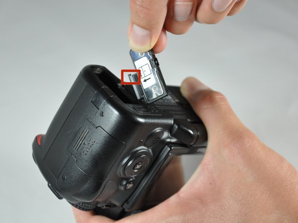 NIKON D5000 バッテリーカバーの交換 - iFixit 修理ガイド