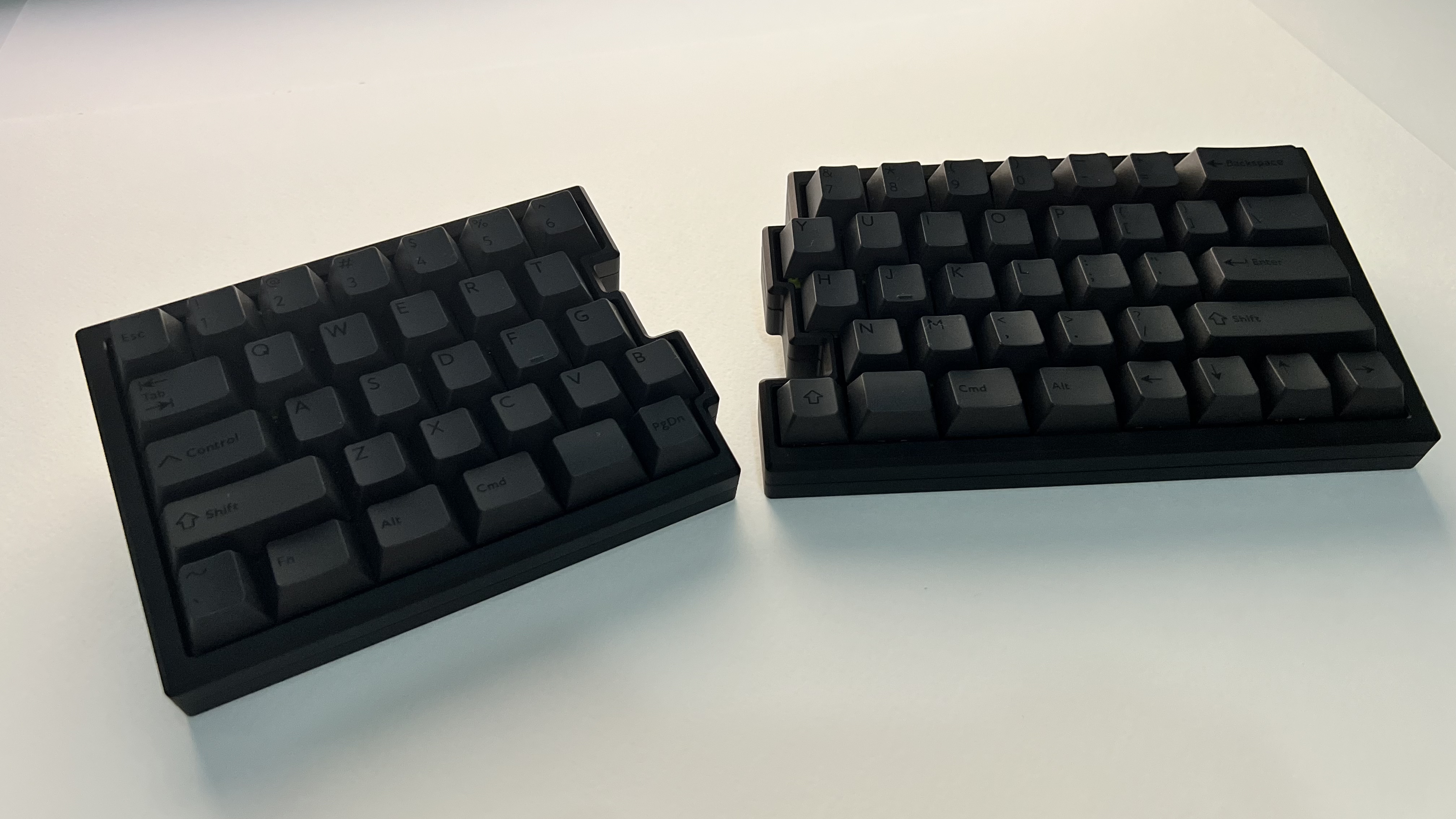 Foliage67という分割キーボードをアルミケースで作った | hama.day