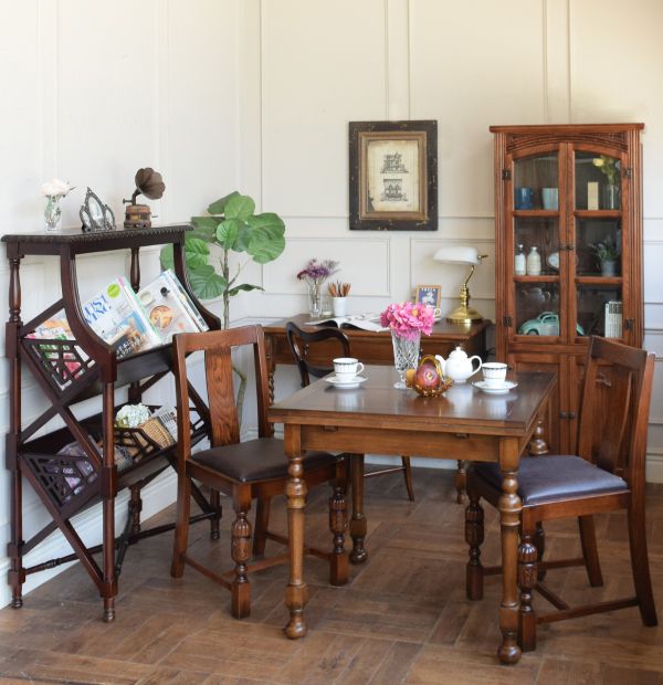 アンティーク家具屋が選んだ、おしゃれなアンティーク風のカップボード