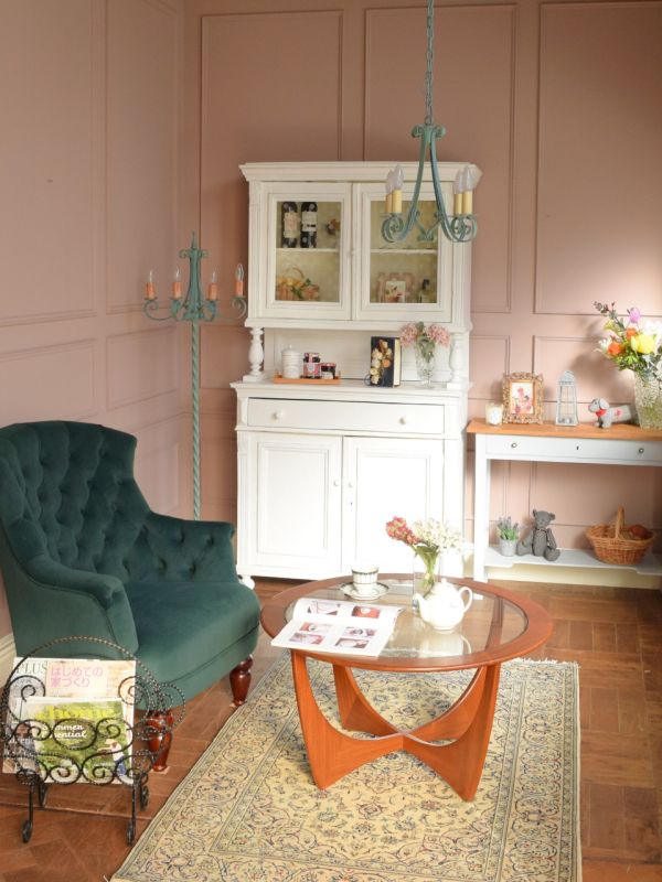 ウィリアムモリス風のおしゃれな椅子、華やかなデザインのアームチェア