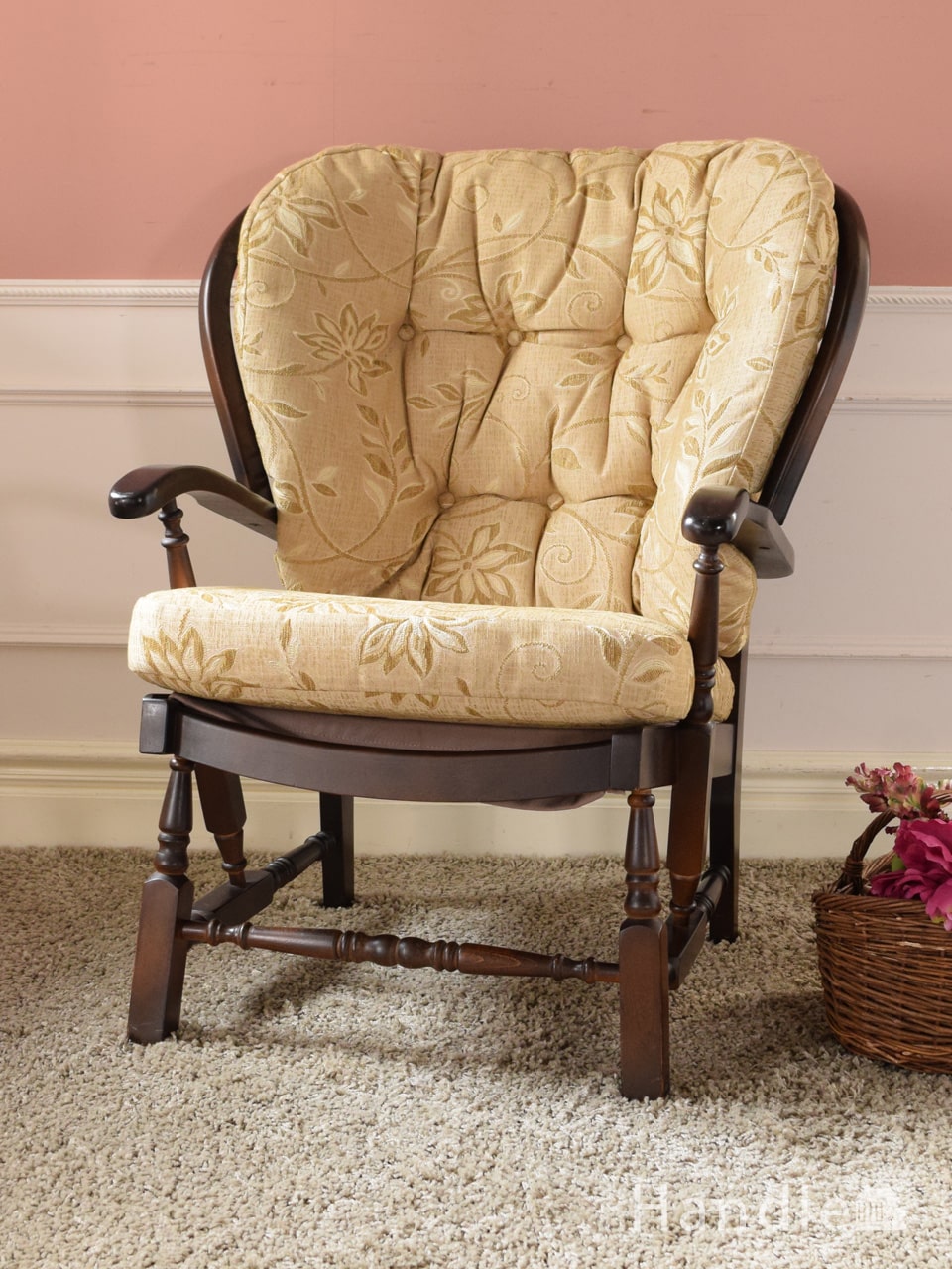 アーコール（ERCOL)社のラウンジチェア、クッション付きのおしゃれな