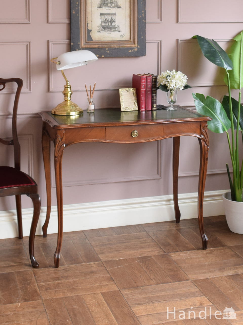 クラシックなアンティーク家具、素敵なライティングデスク（机）(q-465