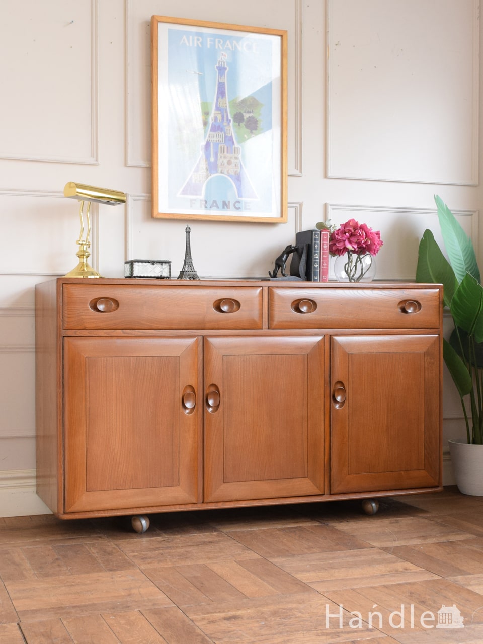 ERCOL（アーコール）のサイドボード、イギリスから届いたビンテージ