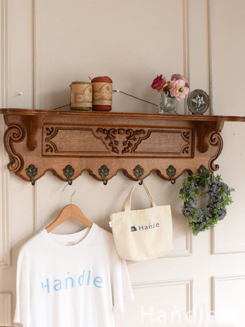 イギリスから届いたおしゃれな飾り棚、オールドパイン材のアンティーク