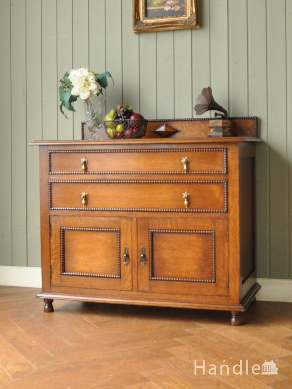 英国のアンティーク家具、扉と引き出しが付いたおしゃれなチェスト