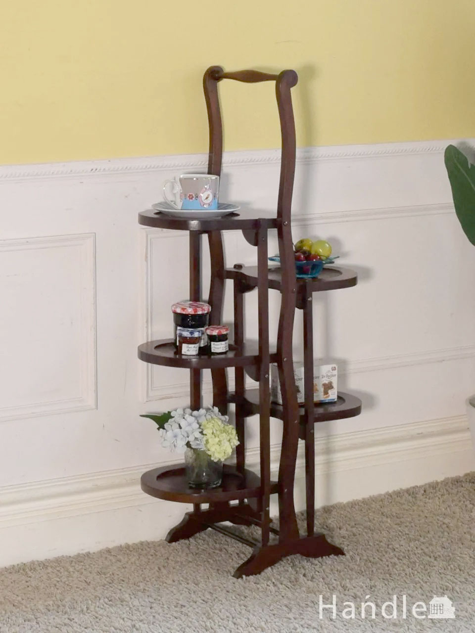 イギリスで見つけたおしゃれなアンティーク、5段タイプのケーキ