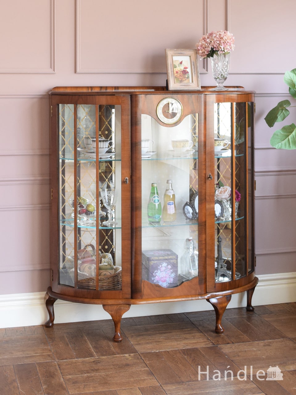 イギリスから届いたアンティークのショーケース、時計が付いた