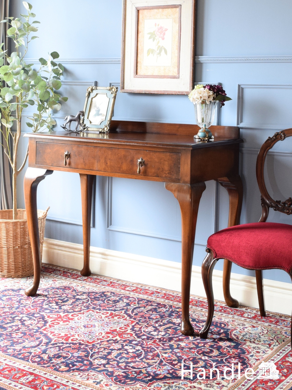 イギリスから届いたアンティークのおしゃれなコンソール