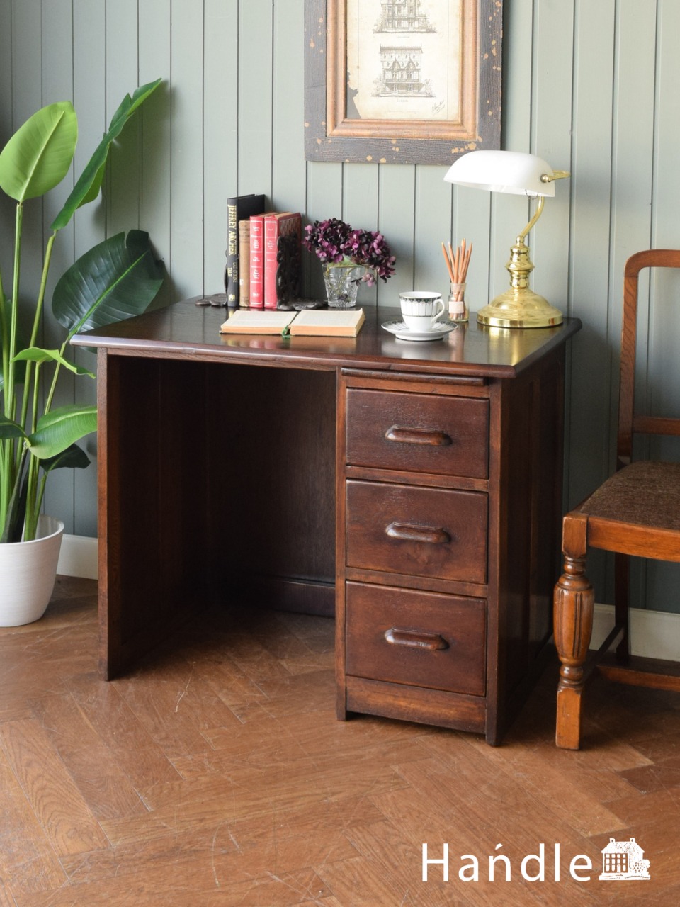 イギリスから届いたアンティークのデスク、オーク材のおしゃれな片袖机