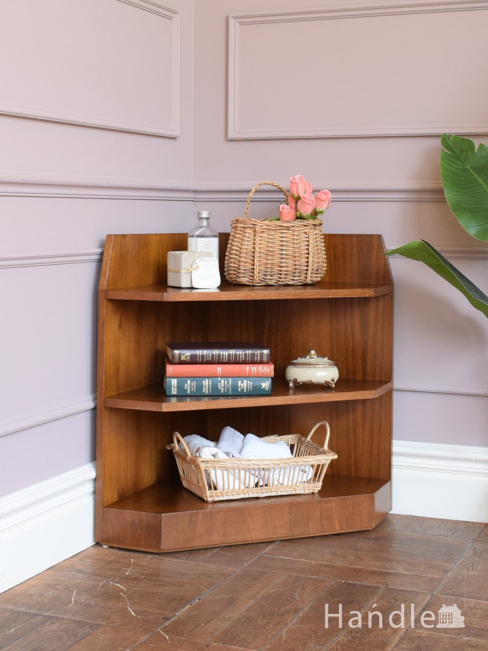 おしゃれなビンテージのコーナーシェルフ、ミッドセンチュリーの