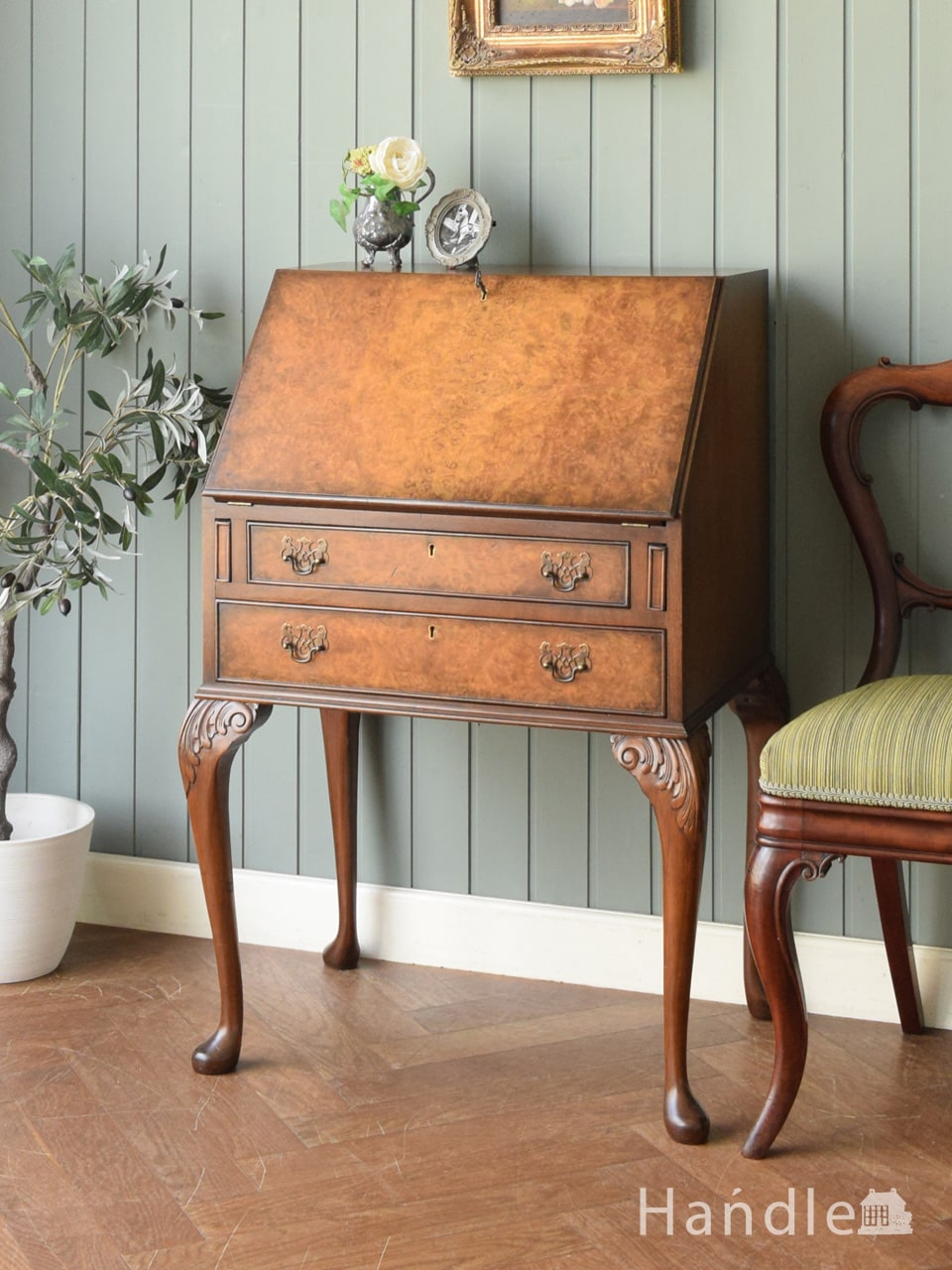 キレイなアンティークの英国家具、ライティングビューロー（デスク）(m