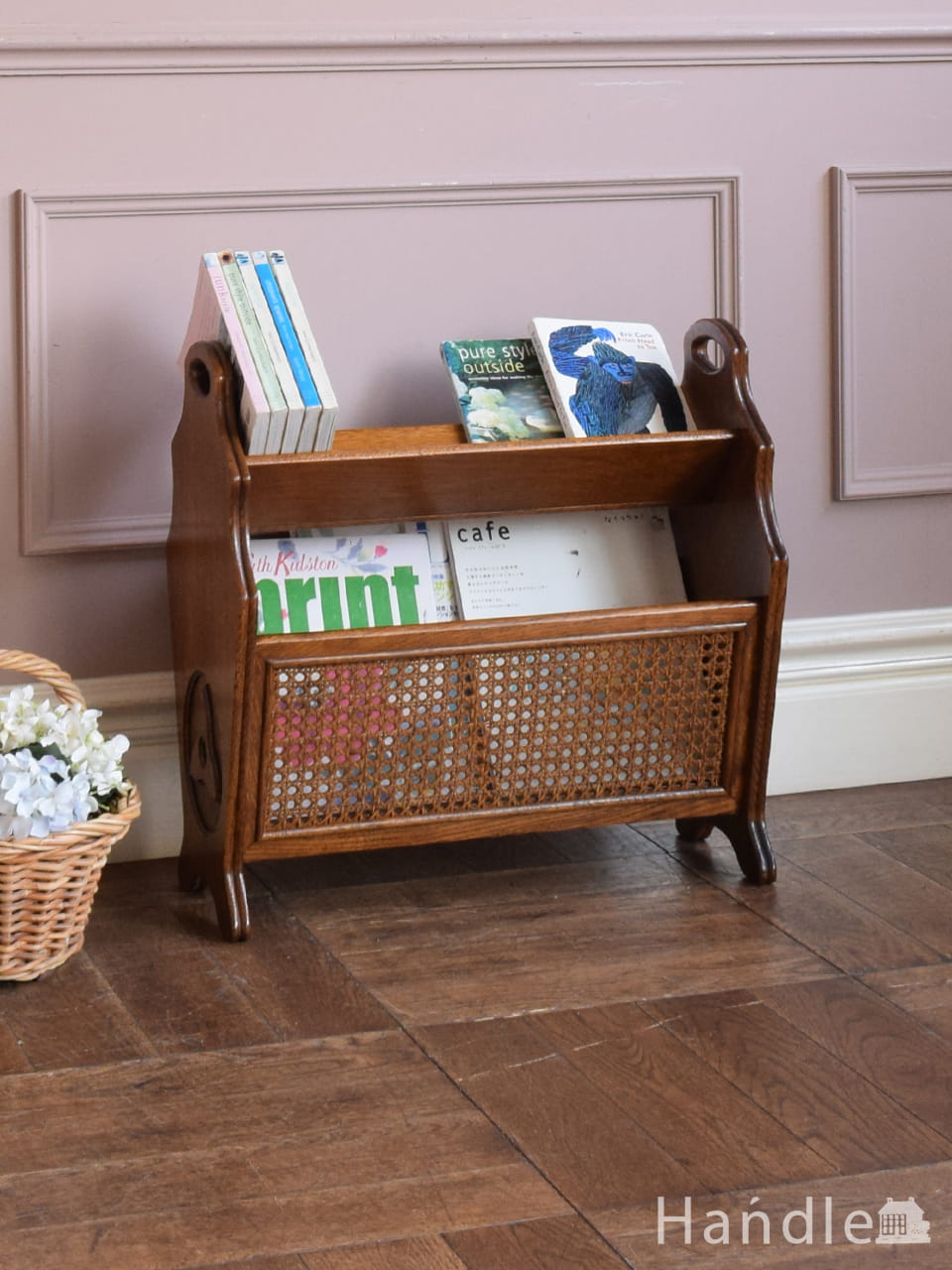 英国のアンティーク家具、天板や棚に物が飾れる木製のマガジンラック(j