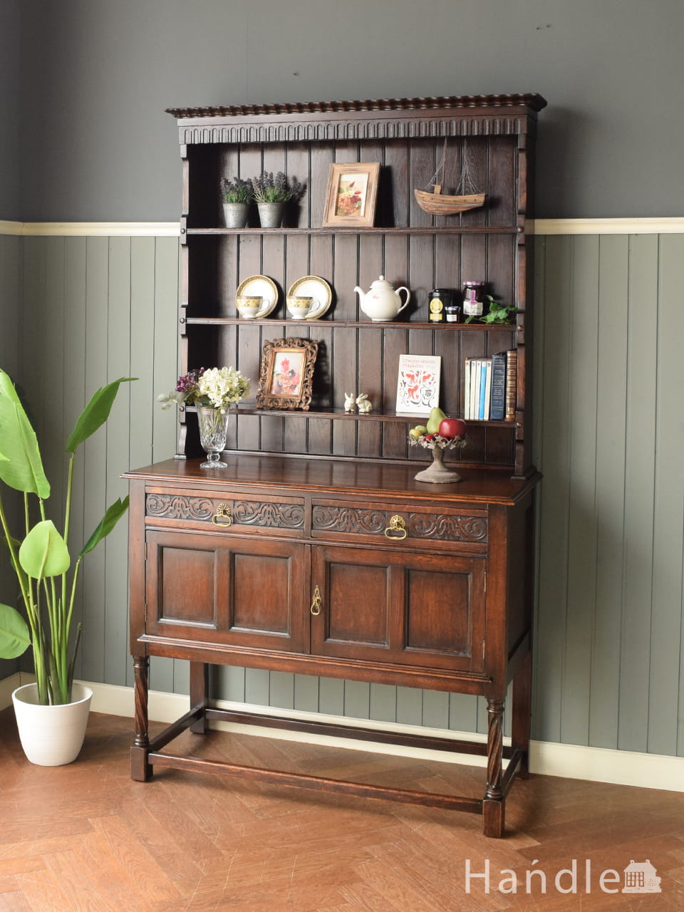 英国スタイルのアンティーク家具、オープン棚のブックシェルフ（本棚