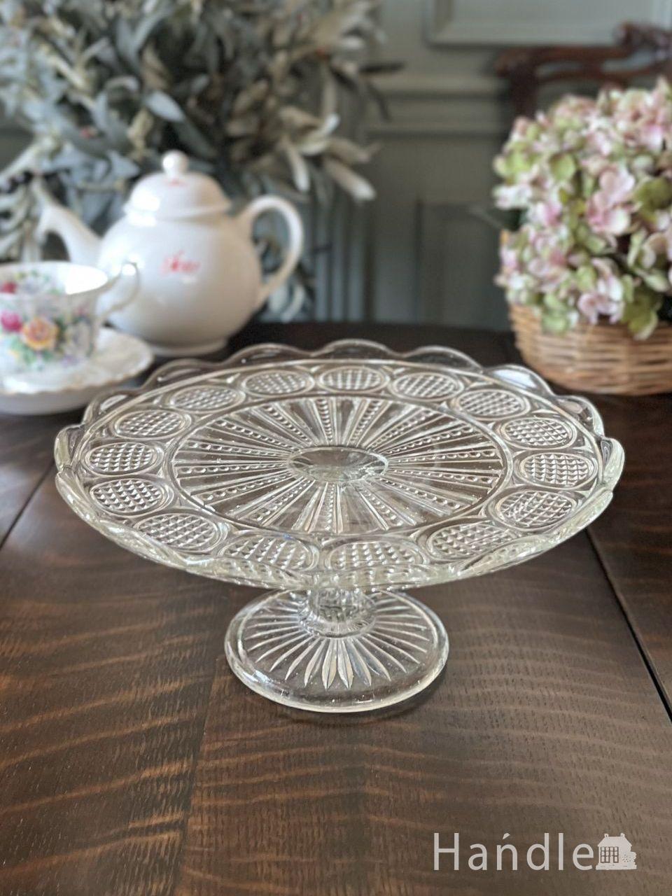 英国アンティークのシルバープレート器、アフタヌーンティー用のケーキ